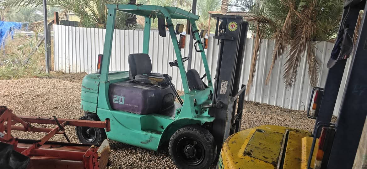 رافعات شوكيه ٢طن وواحد طن نوع تويوتا وكوماتسوا ومتسيبوشي وتي سي ام الكل ياباني داخله حاويه موجوده في بابل الهاشميه هاتف*********** و*********** يكون الرد فقط على الاتصال او المراسله على الخاص مع الصوره.
