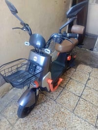 دراجه شحن للبيع الدراجه حجم 14 الدراجه نضيفه مكفوله باتريات 4 جديدات د...