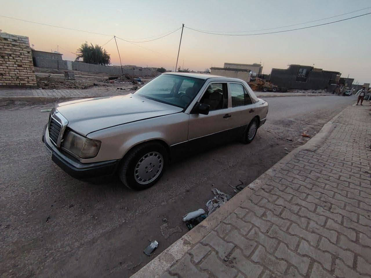 سلام عليكم ماسيدس دب 87رقم بغداد نكليزي راعيه بغداد اريد مدور سنويه ال 28 مكينه بطه لا تنقيص ولا تبخير  عارضه ب 25وبيه مجال مكاني دوانيه ***********
