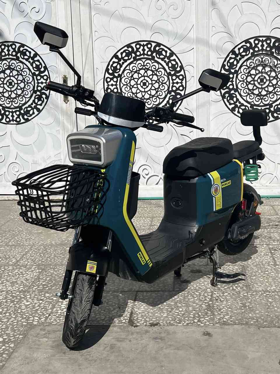 دراجه شحن للبيع  R7 موديل 25 استعمال قليل 5 بطاريات كبار فول سرعه 90  نظام البك بلوتوث سويج عدد 2 بصمه 2 السعر 525 وبيه مجال العنوان المشتل ***********
