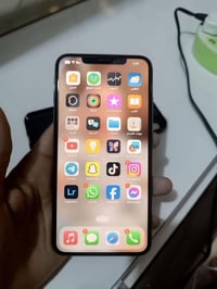 آيفون اكس ماكس • ٢٥٦ • بطارية ٨٠