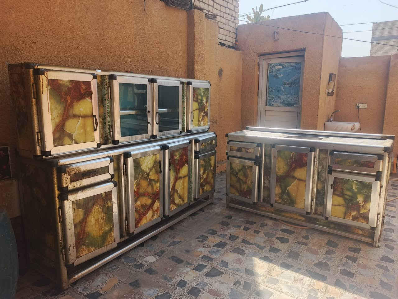كاونترات تصفيه محل شلع للبيع ضرر بسيط ابو محل على باب الله اتصل على الرقم
***********
