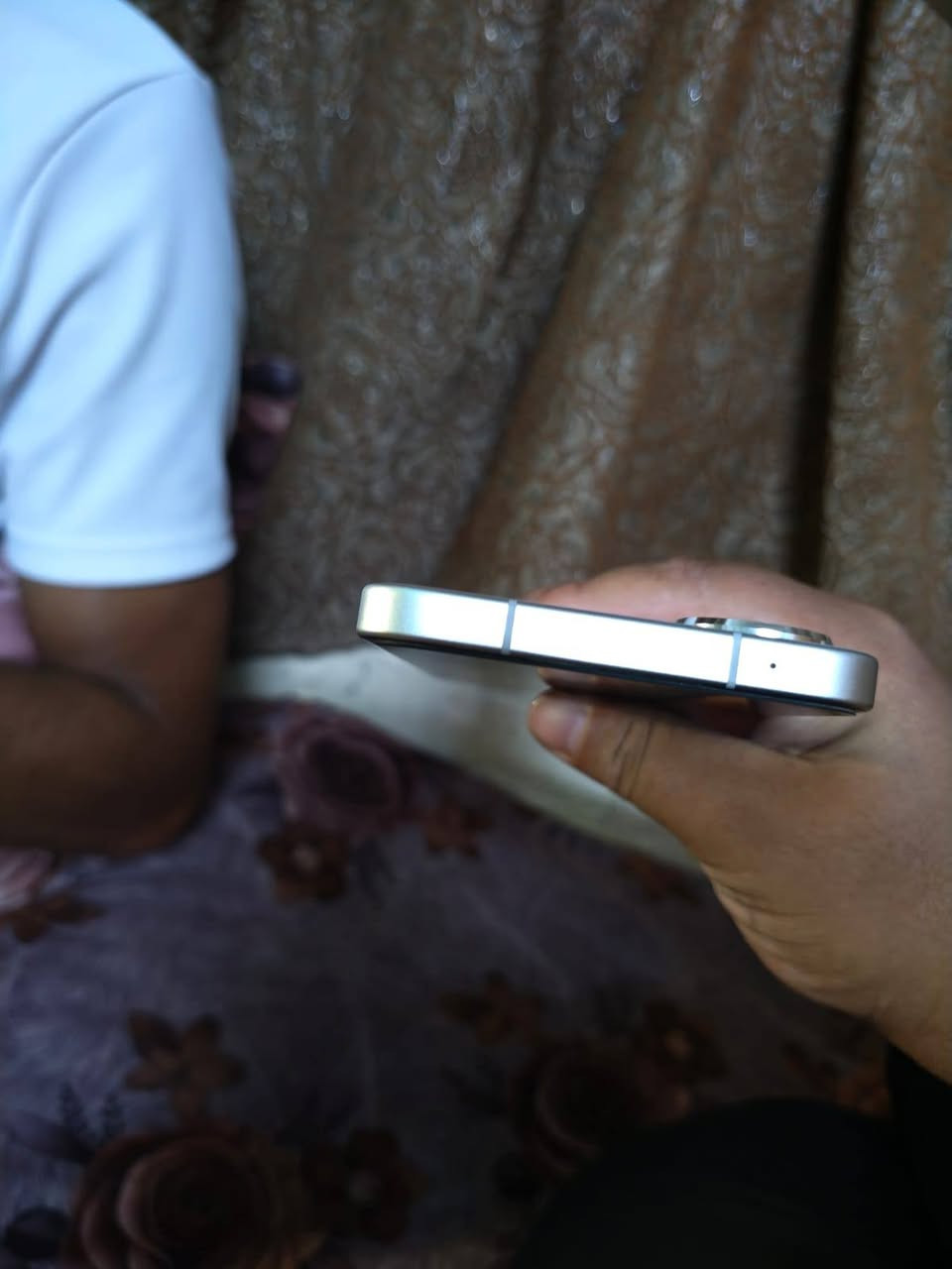 جهاز بوكه اف 7 الذاكره512 الرام 12 اني مكلف بل نشر  الاتصال عله هذا الرقم ***********
