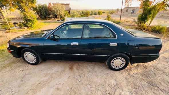 السلام عليكم تويوتا كراون (بطة)
للبيع 
موديل 
 سيارة اصولية مابيها اي غرامات 1993
رقم انكليزي دولي 
سنوية لغاية 2029
محرك كير شرط
اضرارها باب يمين وجاملغ امامي مبدل فقط 
وشوف العين يبري الذمه 
للاستفسار اتصل 
ملاحظه بيع نقد فقط 
***********
***********
