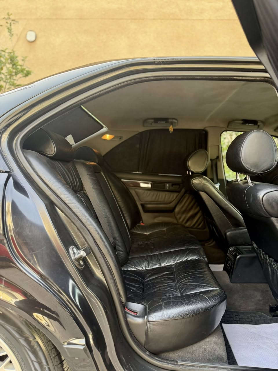 السلام عليكم شباب🤍
BMW  525i 1993 اصل
✅محرك2500 فاينوس كمبيوتر ✈️
رقم سليمانيه تحويل مباشر  )سياره جديده بمعنى الكلمه اول صبغه الهه بدون حادث شرط الفحص متعوب ومصروف عليه هواى شرط النقص الاشوفه تنزله من سعره كلشي بيهه عل بلاد
✅كير اوتماتيك دبل ايرباك 
✅كشنات جلد كارتير فول كهرباء اسود 
✅تبريد منضومه جديده ثلج
✅ماطورات بل مازدات تحكم تصعد وتنزل من يمك +لايتات حاويه مدخن
✅مري منفصل كهرباء عاكس للضوء
✅كشافات LED 
✅تبريد قطعتين
✅مود درايف 3 وظعيات قياده
✅تحكم كراسي كهربائي كامل
✅مانع انزلاق
✅كشنات خزن ميموري
✅دوسات ام اصليه
✅شاشة اعطال
✅تخم وويل وتاير 
✅ماشيه 300 الف تقريبا
السياره تجي تفحصه شرط السونار ورجاء لحد يكسر بحلال العالم كلشي اكو بل سوك حتى 30 ورقه فرق النضيف والمصروف عليه 
—ملاحظة(السياره جديدة بمعنى لكلمه وترايها ماشاءالله احلى من الزيرو)لاتقارنها بلتعبانات
مكانه بغداد السيديه  السعر 117وبيه مجال 
اي استفسار اني خادم تشلع عيوني
 ***********
***********
