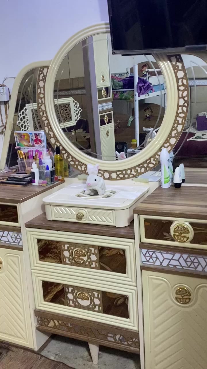 غرفه تركي للبيع العنوان حي الوحدة شارع المركز ***********
