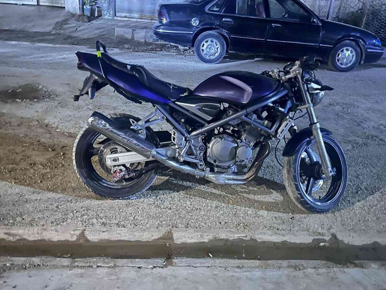 سلام وعليكم باندة بطح كرستال ربع مكفولة 2006 اوراق كاملة الدراجة كاملة ترايك للبصرة الدراجة كاملة مي اخضر دهن جديد باتري جديد سعر الدراجة 900 مكانها ديالى رقم ***********
