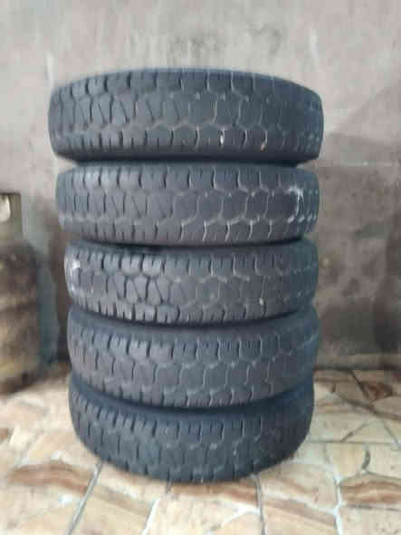 سلام عليكم تايرات كيا فحل للبيع 2025 جدد الحجم 13 العدد 5 السعر الاتصال على الرقم *********** المكان نجف
