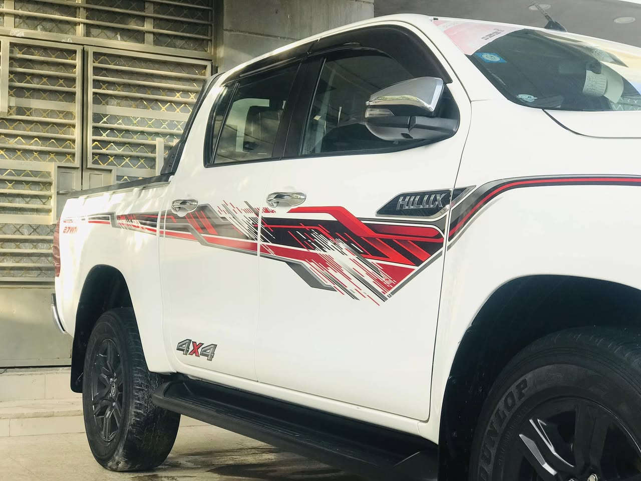 هايلوكس فورويل ساز v4 موديل 2023 ماشيه 92 الف حقيقي سيارة نظيفه فول مواصفات بصمه تحكم كشنات فول 4x4 تبريد ثلج تحكم شاشه هيتر فول تحكمات كير واتماتيك سياره بيه شبر بارد بلباب الخلفي ورصعات بارد بلجاملغ لايمن ولايسر كلش صغار حيل لاستفسار *********** سيارة رقم بغداد مكان بغداد يوسفيه سعر 300 وبيه مجال للشراي
