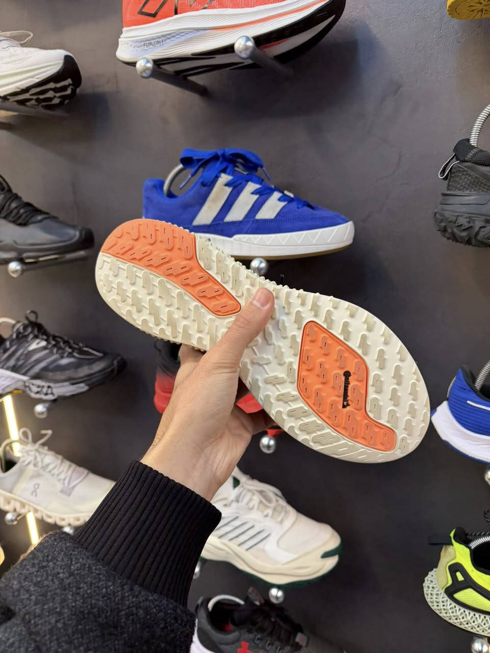 النوع/اديداس فوردي 
القياس/42
السعر/60
📍بغداد-الحريه-مقابيل الضريبه
***********☎️
