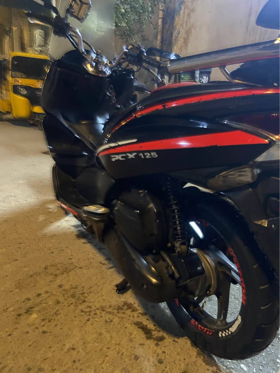 دراجه جديده حلوه كلشي مابيها اي نقص مابيها جيب فيتر وتعال افحص دراجه خير من الله شلعه معدل مكاني حي اور
الرقم : *********** بغداد, العراق
