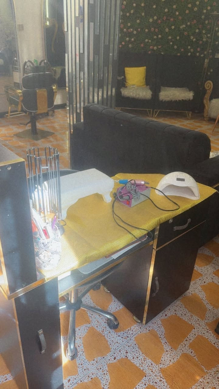 سلام عليكم غراض صالون للبيع واتسب ***********
