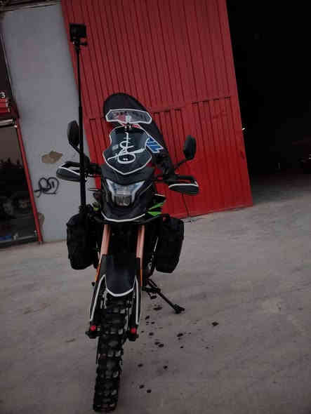 دراجه دايون ادفنجر مكينه 300
مكاني نجف حي الامير 
دراجه رقم وسنويه بئسمي 
دراجه حالت الوكاله ومزوده بغراض 
*********** واتساب
سعر 2700
