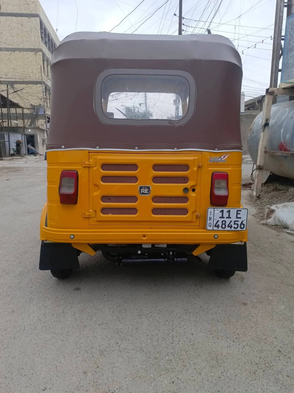 19 باسمي تحويل ثاني يوم ومابيع اذا موعقد مروري  هزه جديدة بيها بارد بصيط بل لغد وكاعية امامية مرشوشه ودوسات معمره كاعية خلفيه جديده تلمع مكفوله تنقيص تبخير اكسل التكتك عليها ادامة كاملة قمجيات نمر وكير وبگ وبلكات وماصدات وباتري وكتف وتخم.جوزات شركة دبلات امامية خلفي لوي خلفي بنزات عنابير تخم تاير جبلي  ذني كلهن قبل سبوع سويتهن تراي زيرو  نقص برغي مابيها مكاني شعلة سعر اتصال ع رقم فيس مامتواجد ***********
