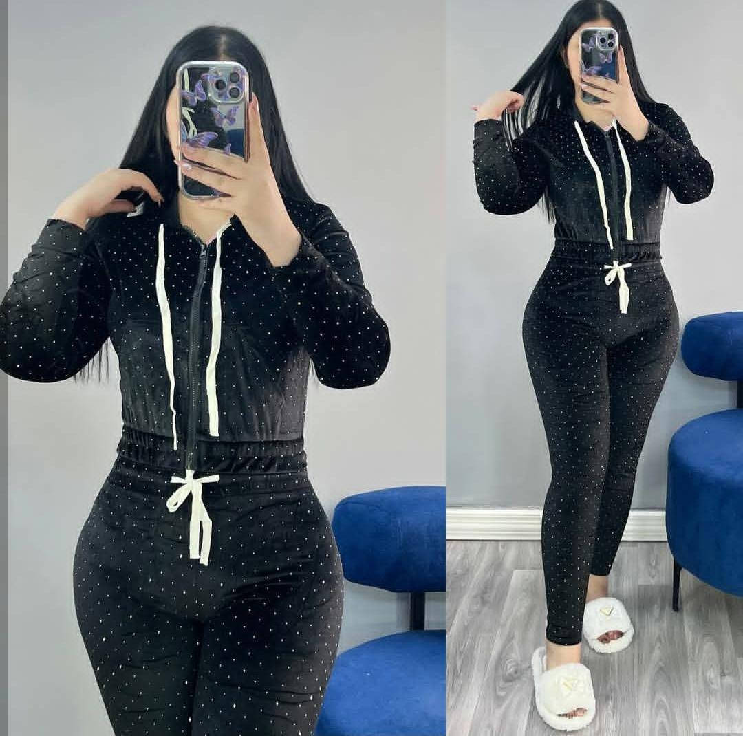 المنتج الحصري من عنا غير #شغف
بجااامة نسوووااني قطعتين مخمل دق ستراس لاجنبي

القياس. فري ساايز

الالوان⬇️⬇️⬇️

السعر. .....

( لبنطال بدون شواطات )


**إذا كنت صاحب هذا الإعلان وتريد حذفه لأي سبب، رجاءا أرسل رسالة إلى الدعم الفني**