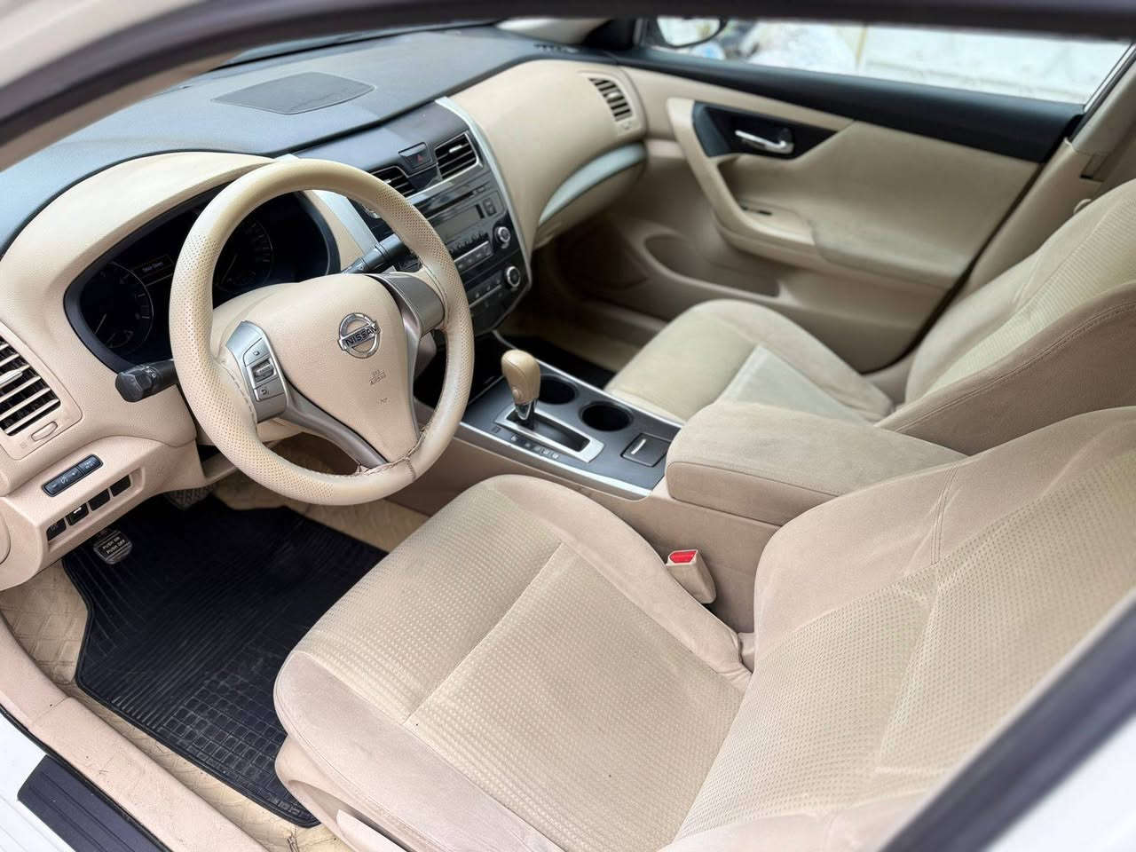 سلام عليكم نسان اليتمة ٢٠١٤ خليجي سياره جديد ما متعوبه بس بيه ضرر خفيف بل بجم بدون ايرباك بيه صبغ ٣ قطع بونيد وجامرلغين  *********** ولسعر ١١٥ وبيه مجال غليل خناقين, ديالى
