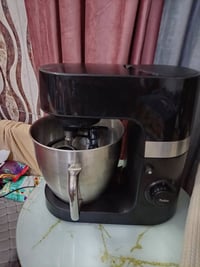 معجانه وخلاط سويتشون السعر ١٠٠ مكان الحسينية للتواصل 07812395973