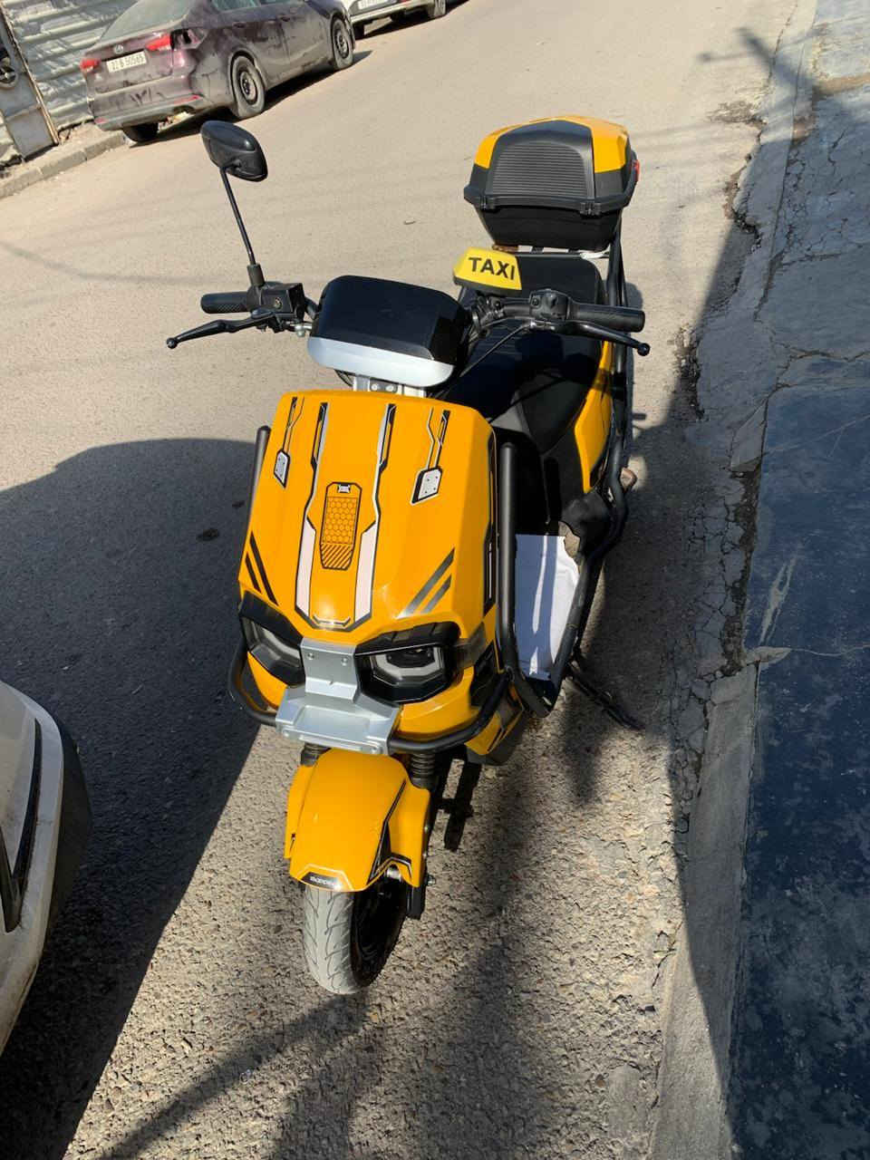 سلام عليكم دراجه شحن فول مو اصفات البيع ٣ سرعات ماشيه ٧٢
مابيه شخط بس الجاملغ المامي مفطور بطاريات وياه ضمان   بيه نضام R مكان السيديه السعر 650 وبيه مجال ***********
