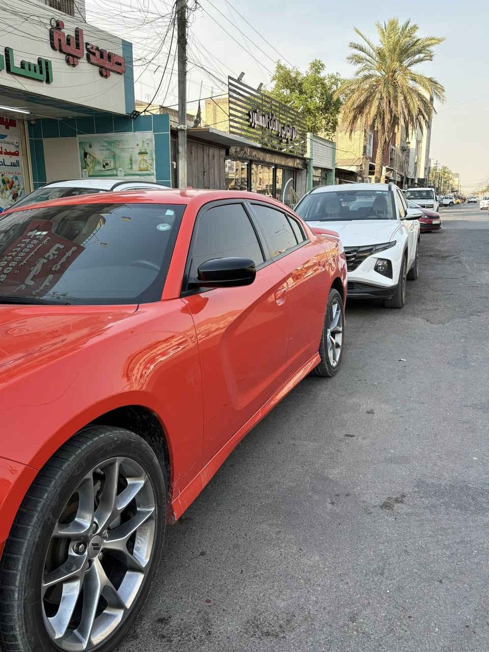 السلام عليكم ورحمه الله وبركاته
جارجر موديل 2023 وارد امريكي 
ماشيه 32 مايل نوع جي تي 
السياره حادث فقط في الجاملغ الخلفي شبر صبغ فقط رقم شمالي بأسمي وبيها سنويه تضليل رقم دهوك تحويل ثاني يوم السياره مغلفه PPf ضمان 10 سنوان 
السياره جديد مكاني بغداد الشعب شارع عدن
معروضه السياره 300 ورقه وبيها مجال حك الجيه
***********
