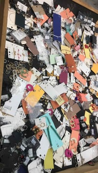 اكسسوارات الماني • كراتين مفتوحة • كوت دور العمال