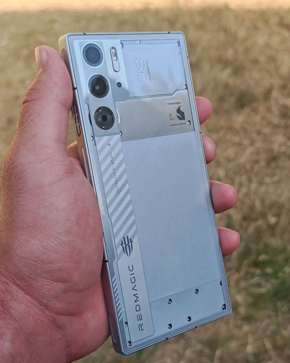 سلام عليكم جهاز redmagic 9s pro 512-16 الجهاز مشحون 29 مره مستخدم 3 اسابيع وتركته الجهاز بي طخه خفيفه بالزاويه موضحها بالصوره غير هاي الجهاز شخط مابي جديد بمعنى الكلمه سعره 700 الف قفل ملحقاته كارتونته وشاحنه وكيبل


**إذا كنت صاحب هذا الإعلان وتريد حذفه لأي سبب، رجاءا أرسل رسالة إلى الدعم الفني**