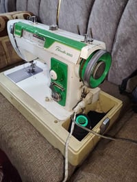 توجد مكينه براضر أصليه لبيع سعر 80بيه مجال 07735313270