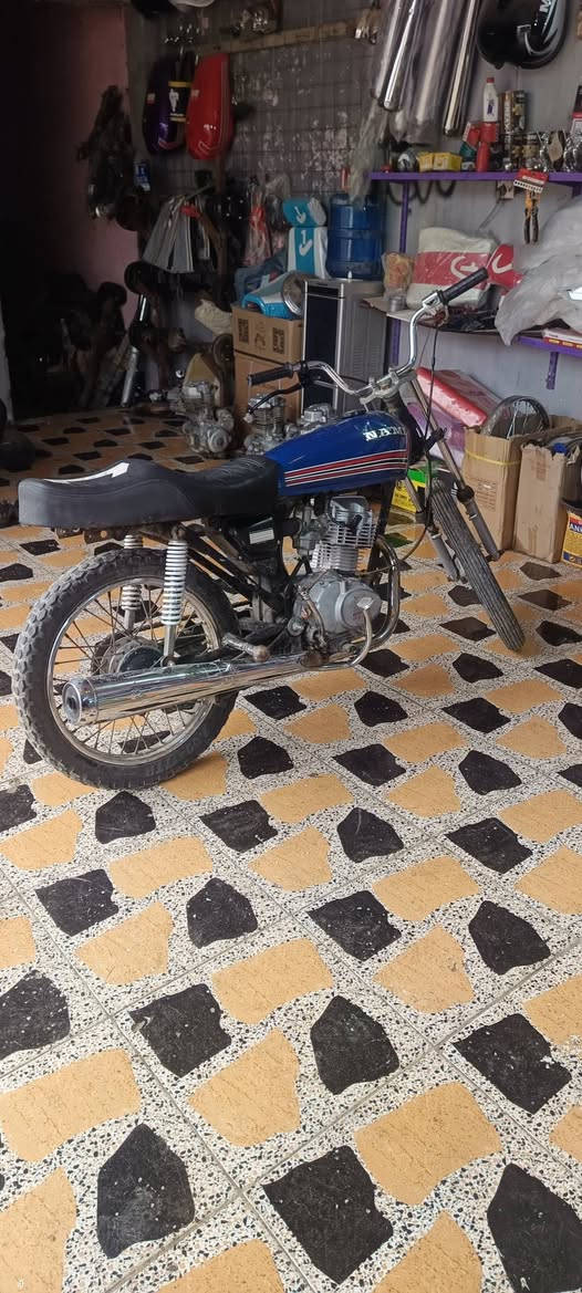 السلام عليكم دراجه كلك البيع االسعر ٣٢٥ مستعجل عليه دراجه مابيه نقص التواصل 
***********
