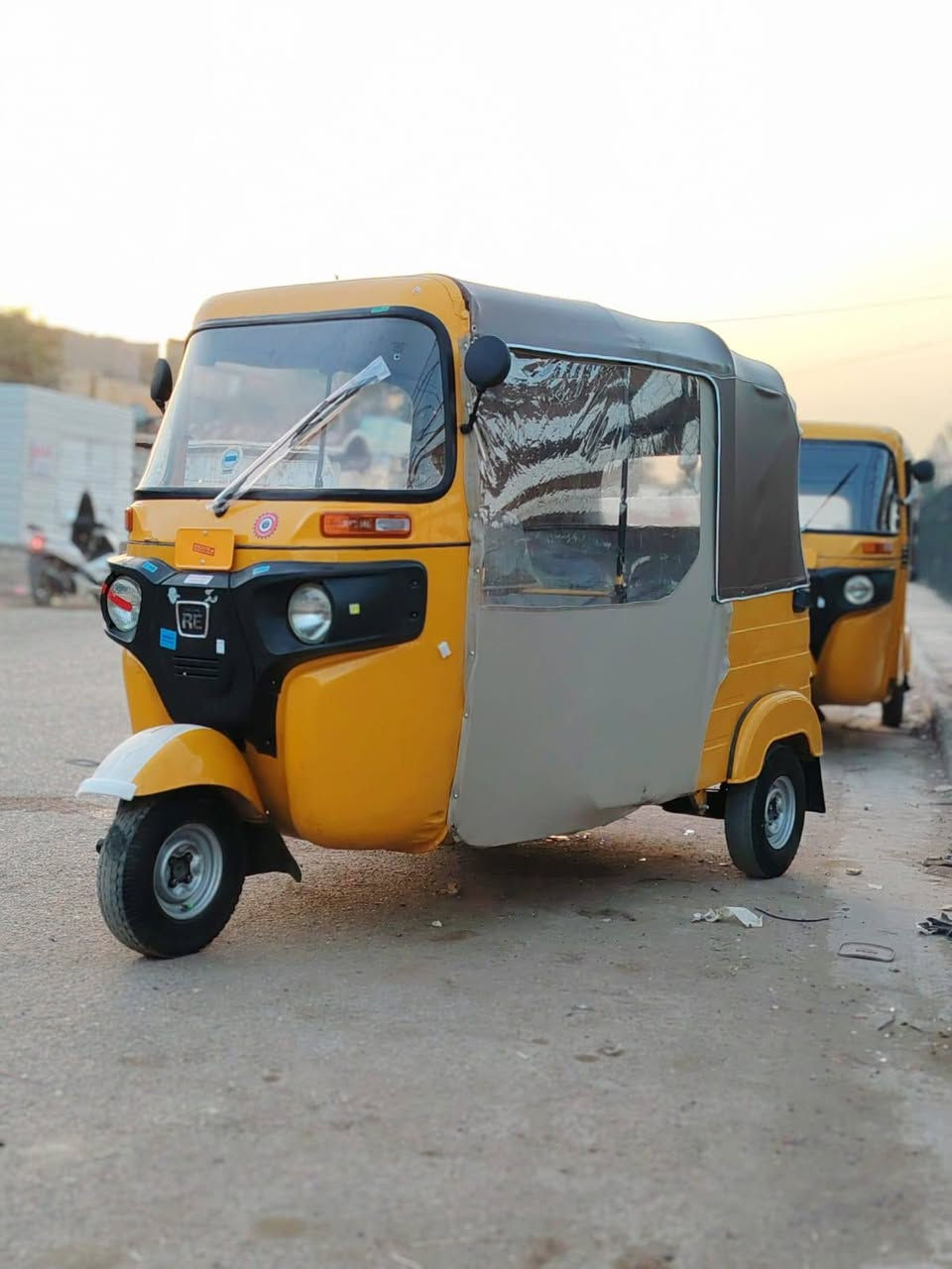 السلام تكتك موديل ١٨ لا ضربه ولا صبغ فقط دوس معمره محرك جديد ناعم لا تنقيص ولا تبخير تحويل ثاني يوم  ماشه جديده تخم تاير كهربايات كلهه شغاله سنويه انكليزي بيه تكحيل التكتك أثر زلوغ مكاني الشعب ٥٩٠٠ وبيه مجال رقمي ***********
