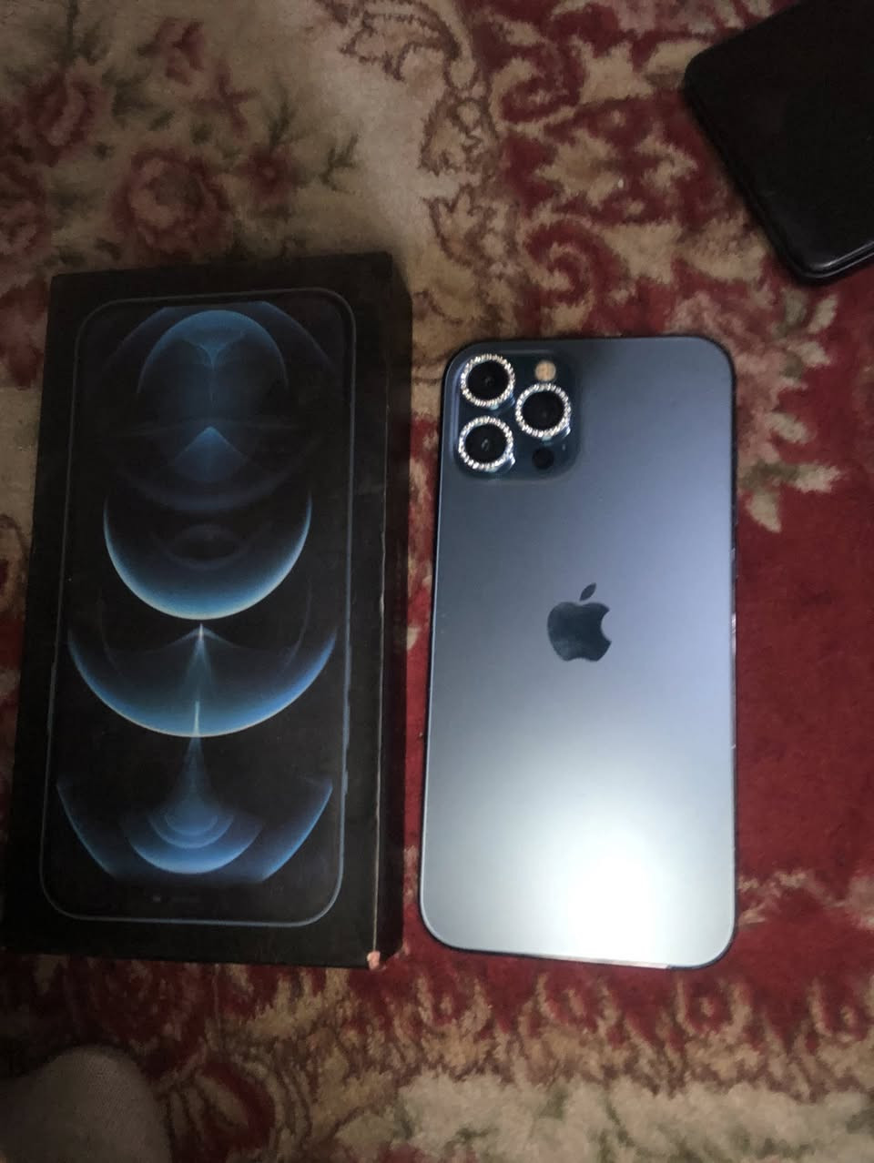 السلام عليكم اعيد النشر بسبب الوعود الكاذبة ايفون 12 برو ماكس وتر بروف جهاز كلش جديد ذاكرة 256 بطارية 94 جهاز مال بيت سعره ٤٧٥ قفل قفل مكاني بغداد الكاظميه او الطوبجي ماعندي توصيل هذه رقمي موجود واتساب ***********
