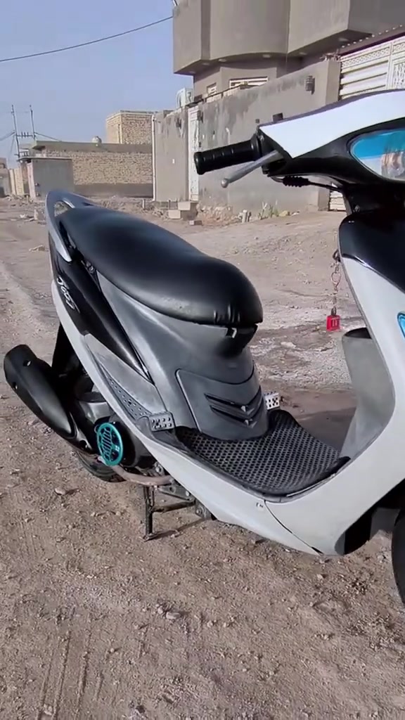 سلام عليكم ماكس للبيع النضافة شوفة عينك
ما مفتوحة الدراجة بلادية رمبه مافاتح بيها برغي 

سعر 750وبيه مجال
*********** 💙
