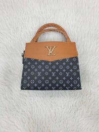 جوزدان جلد طبيعي • جنط مدرسية • حفر اسم