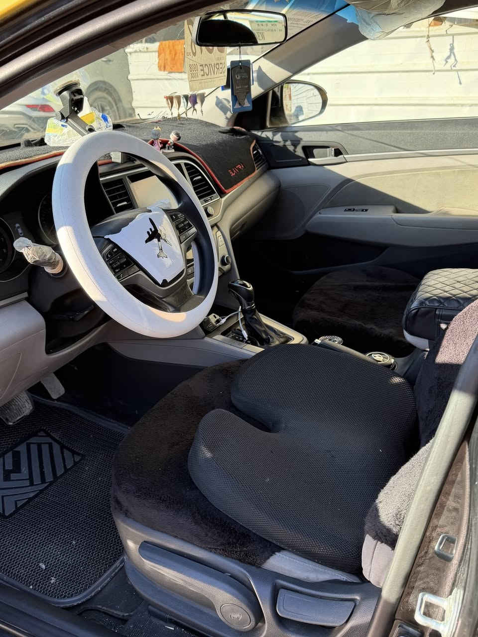 سلام عليكم الانترا ٢٠١٨ أمريكي محرك ٢٠٠٠ضرره جامرلغ وبنيد مبدل بدون دواخل شرط الفحص وبيه تبخير عتيادي السياره حلوه كلش وكاعده ماشيه ١٧٧الف نص مواصفات رقم ديالى سنيوه لل٣٠سعره ١٢٠$ وبيه مجال رقمي ***********
