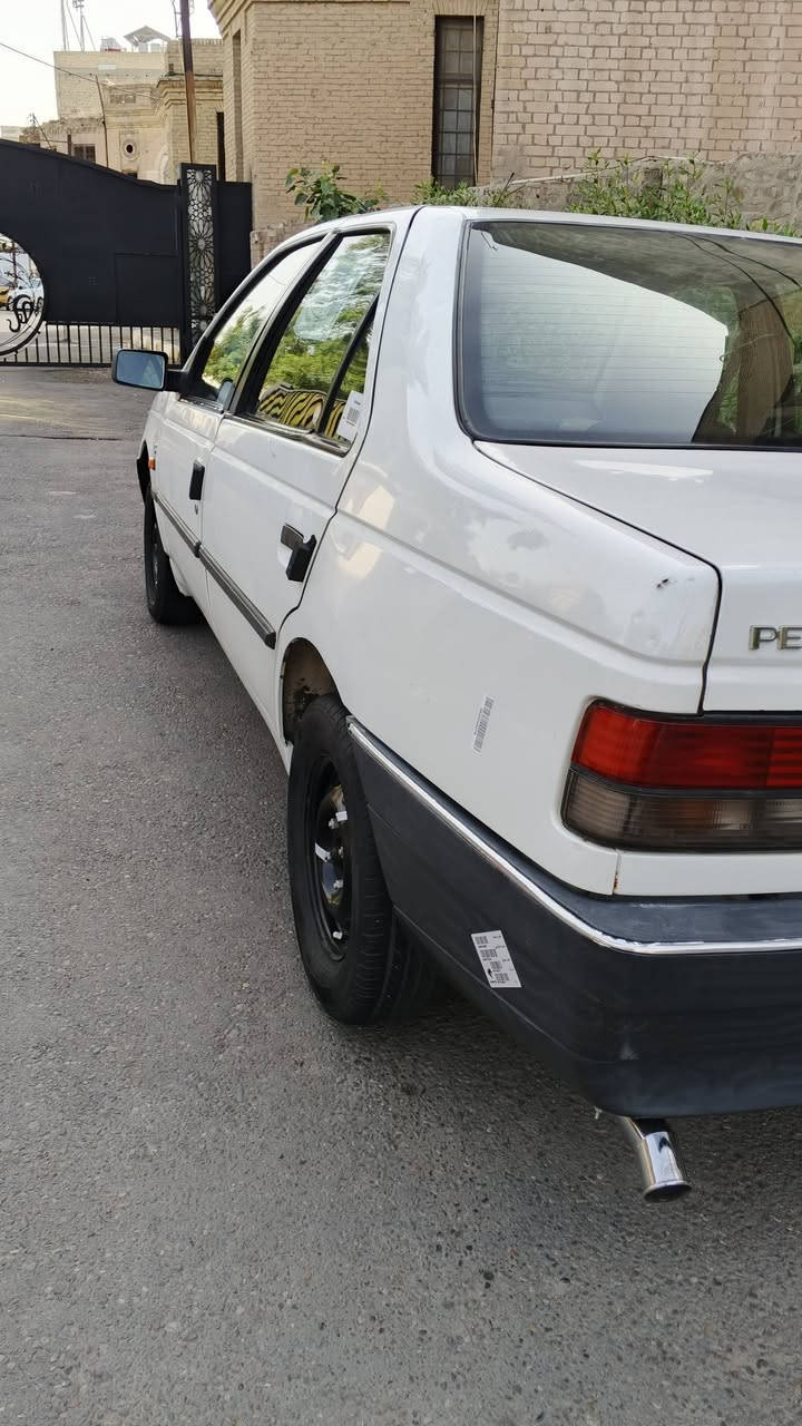 بيجو روى 2009 السعر ٣٢$ وبيهه مجال لا اطول بالتفاصيل ولا اتعبك للبيع الشراي يتصل واني اسف لان اكو جماعة يخابر ويتعبك حشى الطيبين وربي يحفظكم 
*********** والشراي يتدلل
