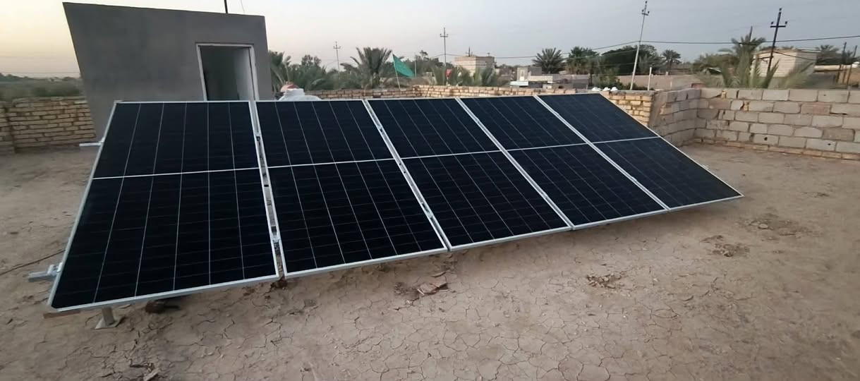 ☀️ تنصيب جديد ضمن أعمالنا المستمرة
تم بحمد الله إنجاز وتنصيب منظومة طاقة شمسية متكاملة لأحد الأخوه حمزه صاحب الشباني في قضاء سومر📍
منظومة مصممة لتقديم أداء مستقر نهاراً وليلاً ⚡
 واعتمادية عالية:
• قدرة تشغيل نهارية: 10
• قدرة تشغيل ليلية 5
٠ أمبير 
🔧 تفاصيل المنظومة:
🔋 بطارية ليثيوم
سعة 5  كيلو
(أداء مستقر – عمر افتراضي طويل – ضمان 5 سنوات)
☀️ ألواح شمسية
عدد,,5,,ألواح LONGi أصلية
قدره 650 واط للوح الواحد 
(كفاءة عالية + ضمان 12 سنة)
🔄 إنفرتر 
منظم كهربائي ماركة الأصلي
🛡️ أنظمة الحماية
حمايات كاملة للأحمال + مانع صواعق + تنظيم وتوزيع أمبيرية مدروس
👷‍♂️ تم التنفيذ والإشراف من قبل
المهندس قحطان ماجد السعيدي
وفق أعلى معايير السلامة والدقة الفنية
📍 موقعنا:
الديوانية – قضاء سومر
🏢 محلات المهندس قحطان ماجد السعيدي
📞 للاستفسار والحجز:
***********
***********
✨ ثقة الزبائن هي رأس مالنا… والطاقة النظيفة اختصاصن
