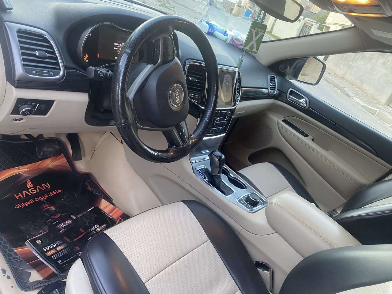 السلام عليكم ورحمة الله وبركاته
جيب بلاك توب خليجي موديل ٢٠١٩ مواصفات البلاك معرفه لون ابيض بلاديه السياره مكفوله من الحادث جميع قطعها بلاديه السياره ضايفلها منضومة غاز يعني تنسى شي اسمه دوانز بيها خزان غاز ٩٠ لتر السياره كلش نضيفه وبالواقع احلى من الصور مكان السياره الحبانيه 

السعر ٢٦٥


**إذا كنت صاحب هذا الإعلان وتريد حذفه لأي سبب، رجاءا أرسل رسالة إلى الدعم الفني**