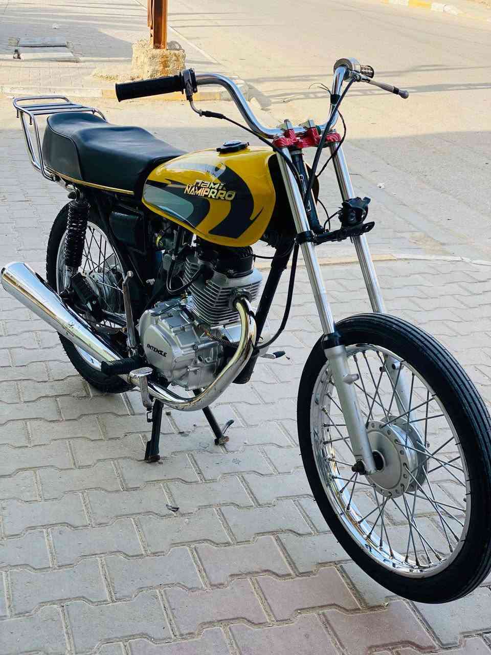 سلام عليكم دراجه للبيع شاصي 25 سكنر دراجه نضيفه مكان سماوه رميثه تفاصيل اكثر خااص ***********
