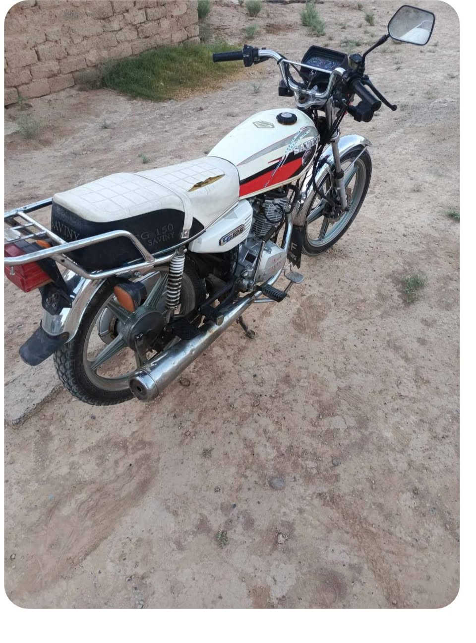 دراجه للبيع موديل 19
السعر 400 بيه مجال شي قليل 
اتصال فقط
***********
