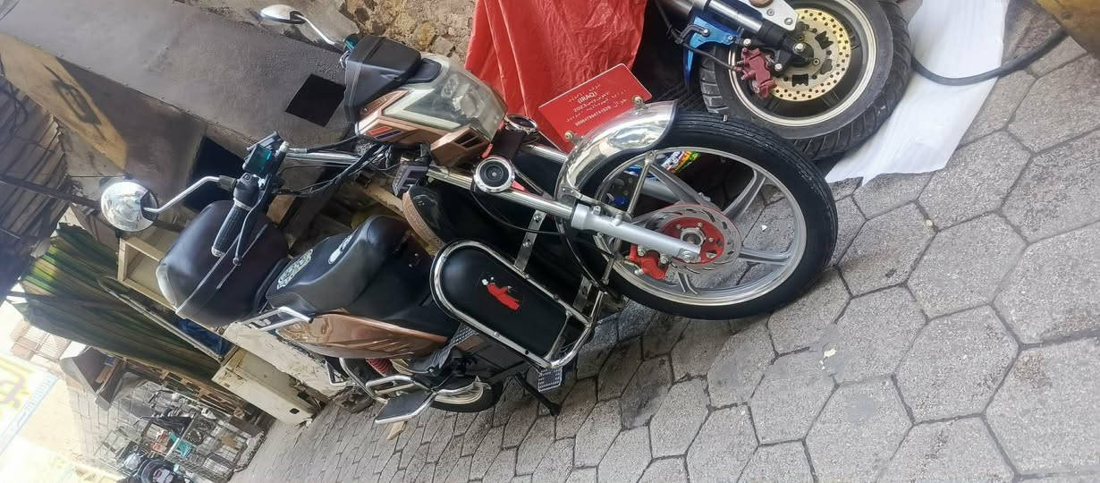 للبيع هارلي جديده فول موديل 23 سعرها 400 شراي اتصل *********** اني من الرمادي حي التأميم
