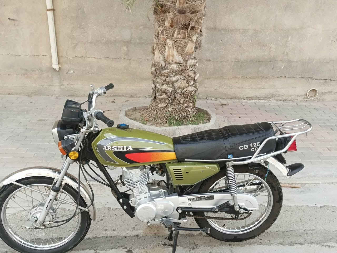 سلام عليكم 
دراجه للبيع موديل 24 بلاد 
السعر 500 مستعجل على بيعته صار عندي ضرف 
مكان شطره  
الشراي هذا رقمي ***********
