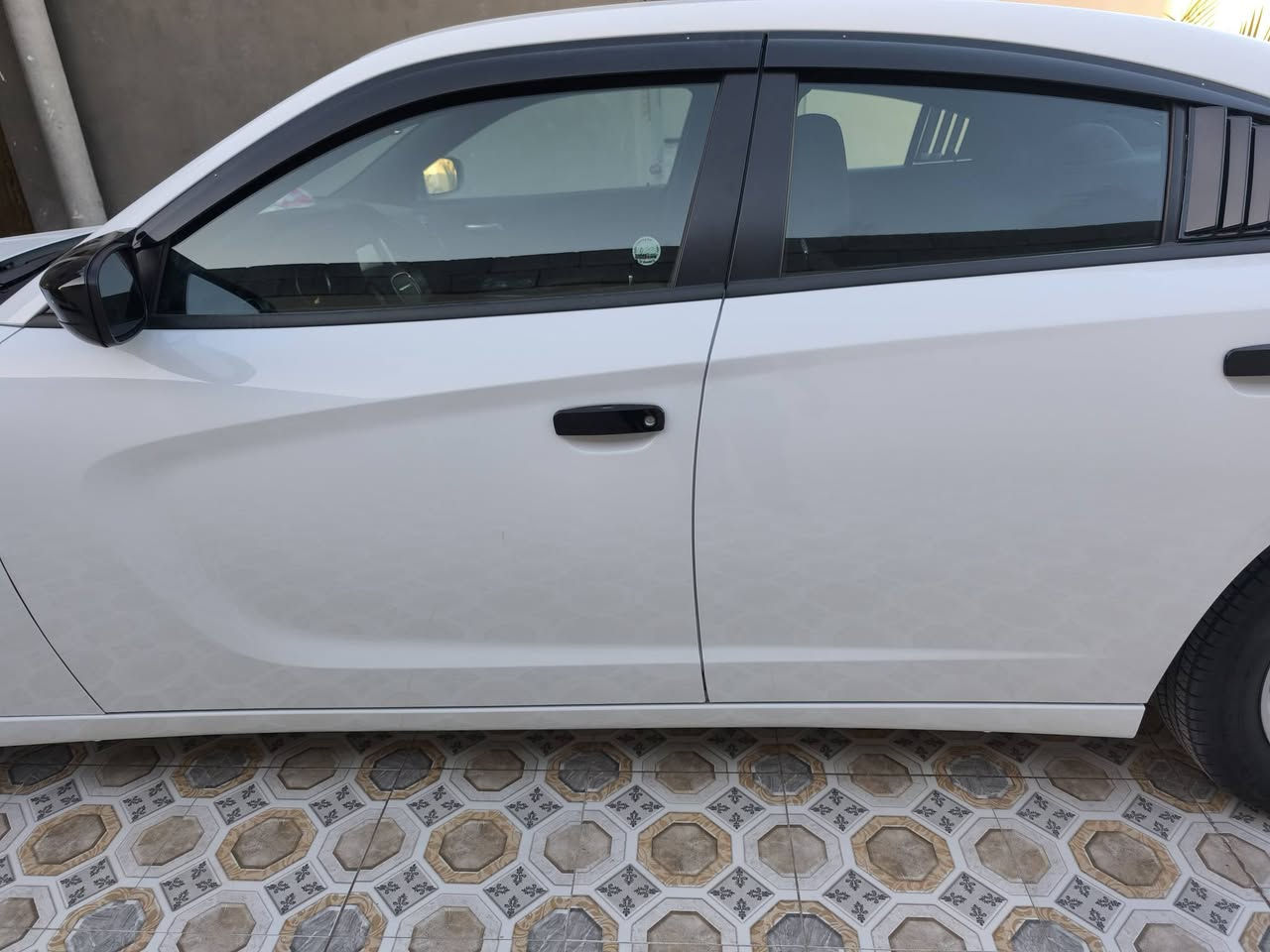 مكلف بالنشر
جارجر موديل 2023
كلين تايتل 
كفاله عامه 
رقم بغداد الجديد مشروع وطني 
هزه جديده و سنويه بسمي 
ماشيه 14الف ميل
موصفات SXT
مكينه 3.6
لد زنون 
شاشه كبيره 
حساس خلفي 
كشنات مخمل اسود 
تشغيل عن بعد 
ويل17
وبعد باقي الموصفات معروفه
المكان بصره 
السعر300
الرقم ***********
‏‪0771 088 2790‬‏
