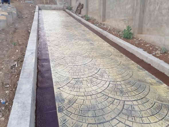 اكمل جمال موقعك باجمل تفاصيل و الديكورات الحديثة و لتاهيل ساحات المنازل و المنتجعات السياحية و الفلل و المساحات  الكبيرة و الممرات الطويلة و الكراجات الخارجية و المماشي و الارصفة
تتميز شركتنا بالمتانة و الجودة العالية و بمواد من مناشئ عالمية و فيها شهادة منشأ 
تفاصيل العمل 
1 \ تسوية التربة تتم باستعمال جهاز اللفل لضمان جودة طبقات مستويات السبيس
2 \ نايلون 
3 \ شبكة BRC
4 \ صب كونكريت مركزي C30 
5 \ جميع اجزاء العمل تتم باشراف هندسي مختص 
6 \يتوفر لدينا ايضا كادر ذو خبرة في الصب و الصقل  ( هليكوبتر ) مع التلميع باستخدام اجود المواد ذات المتانة العالية في تحمل جميع الظروف دون فقدان لمعانه للاستفسار الاتصال
***********
***********
