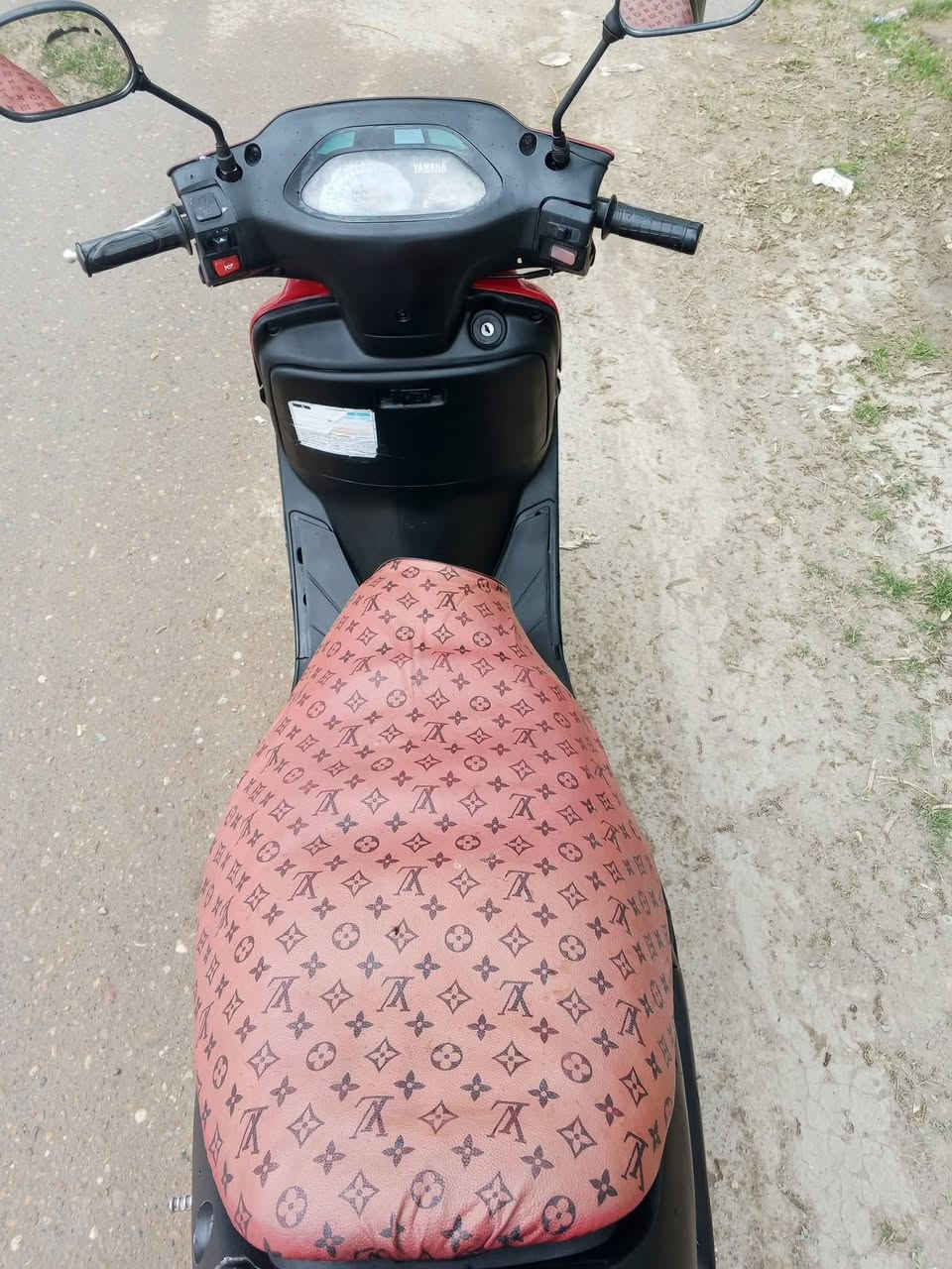 السلام عليكم
للبيع دراجة فراشه سرعه 140 شلعه معدل فول كهربائيات كلها شغاله اشاير شغاله دبلات جدد بك لايت شغال لايت شغال هندر دفره وحده سلف شغال دراجه خرسه شرط ماتسمع بس صوت الصالنصه تايرات جدد جكمجه جنطه كله علسويج استانه تعليك كفرات بلاديه مو تجاريه كامله مكمله خير من الله وصور كدامك المكان ناحيه الاسحاقي مركز ناحيه السعر 280 وبيه مجال حك الجيه.
للاتصال علرقم *********** ***********
