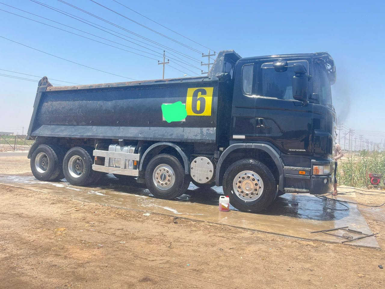 السلام عليكم
قلاب عقرب بلادي وراد كوري قمارة وربع فول مواصفات مكينة مكفوله من التنقيص وتبخير وتنسيم  گير 1000 رتايدر تدفئة تبريد دواخل بالكارتون سيارة بالكارتون قمارة وشاصي كله كفالة رقم بصرة جيديد سنويتها إلى 2029باسمي مداور ثاني يوم 
***********
