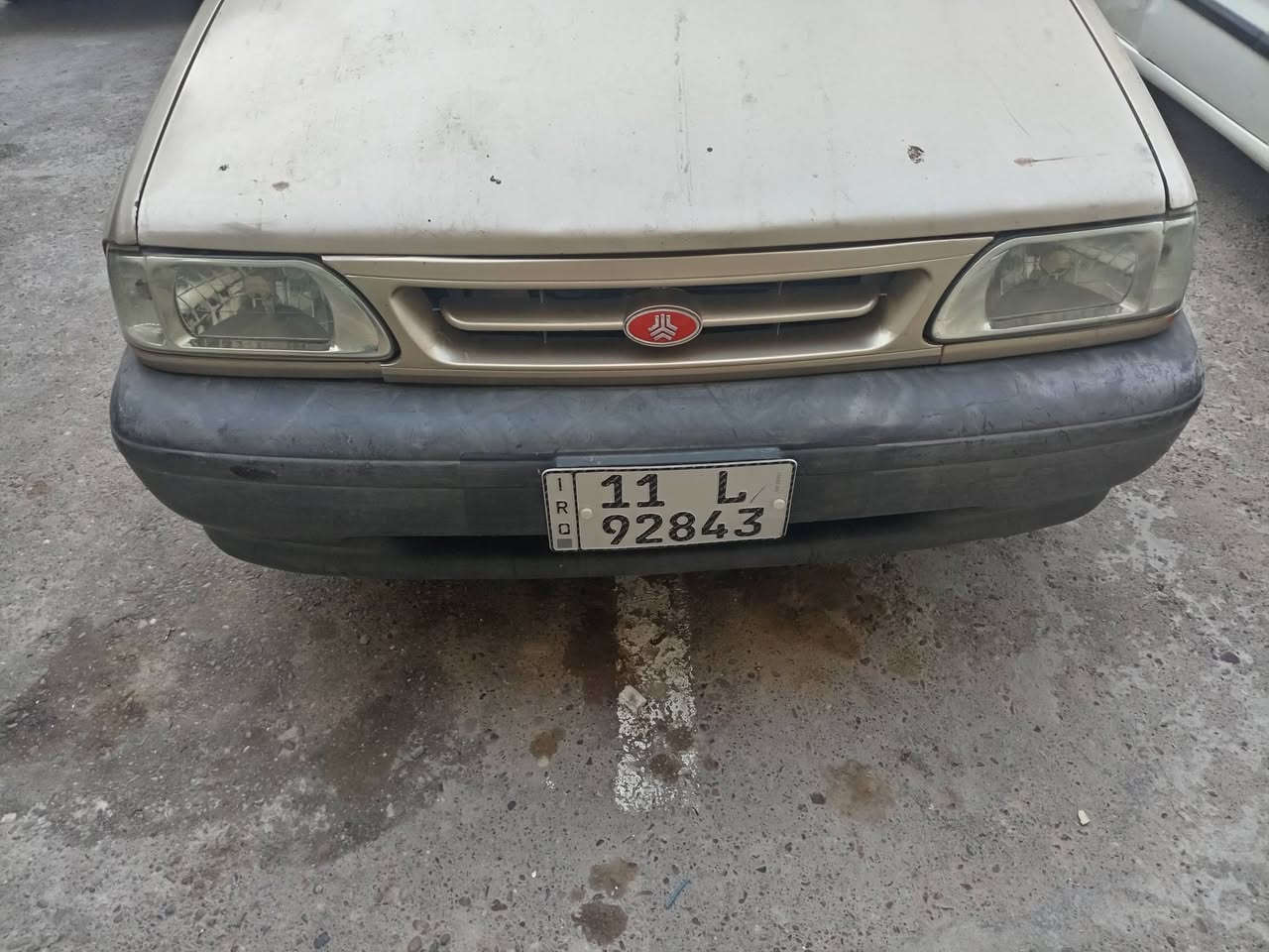 السلام عليكم شباب للبيع سايبا خصوصي موديل ٢٠١٤ لون مميز رقم بغداد انكليزي سياره نضيفه وجاهزه من كلشي مكينه وكير نضيف صدر أمامي و خلفي نضيف تخم تاير نضيف تبريد شغال السيارة كانت صفره ومغيرين لونه جماليه السعر ٣٧ ورقه للاتصال *********** مكاني بغداد
