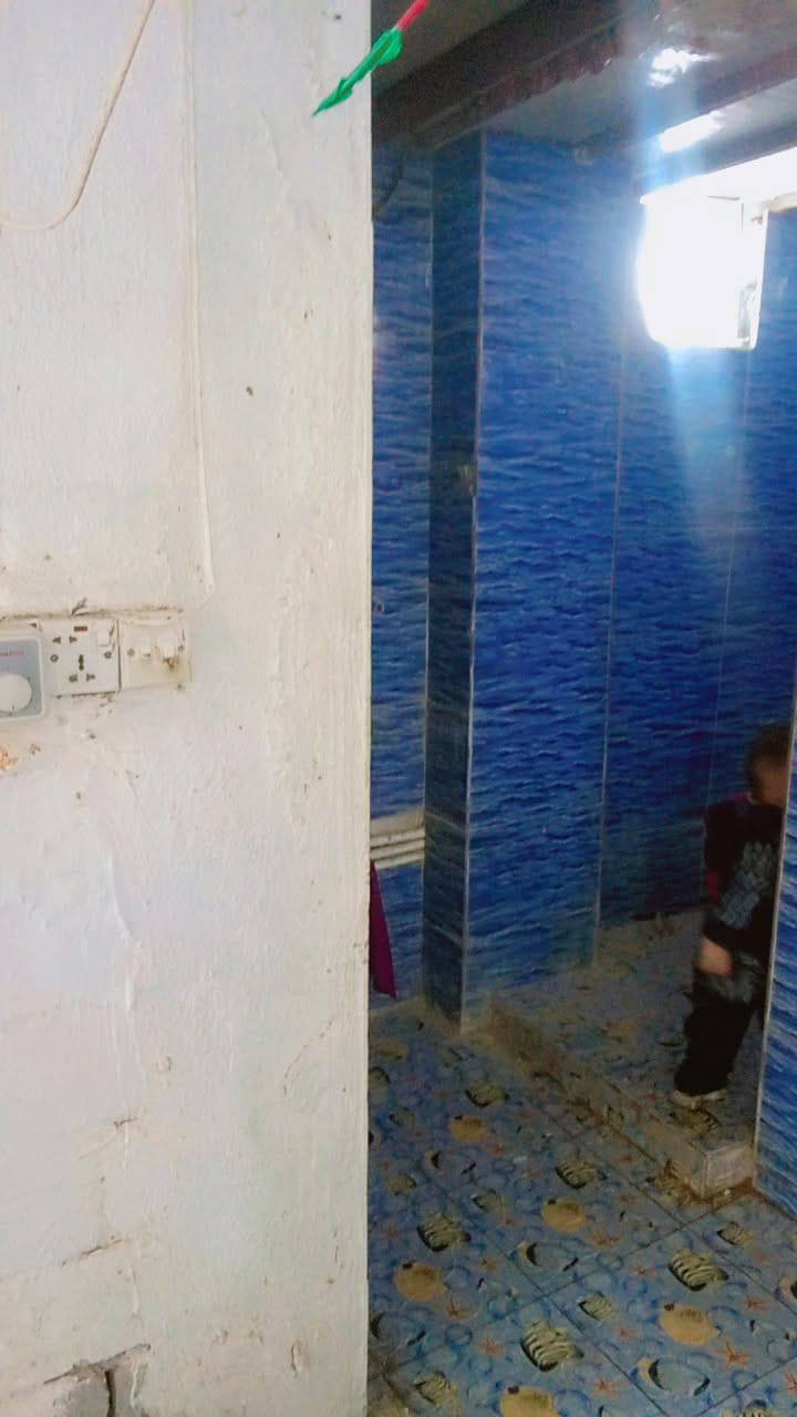 يوجد لدينا بيت 100متر
في منطقة الثوره// قرب جامع الحيدري 
للاستفسار الاتصال على الارقام/***********
***********
