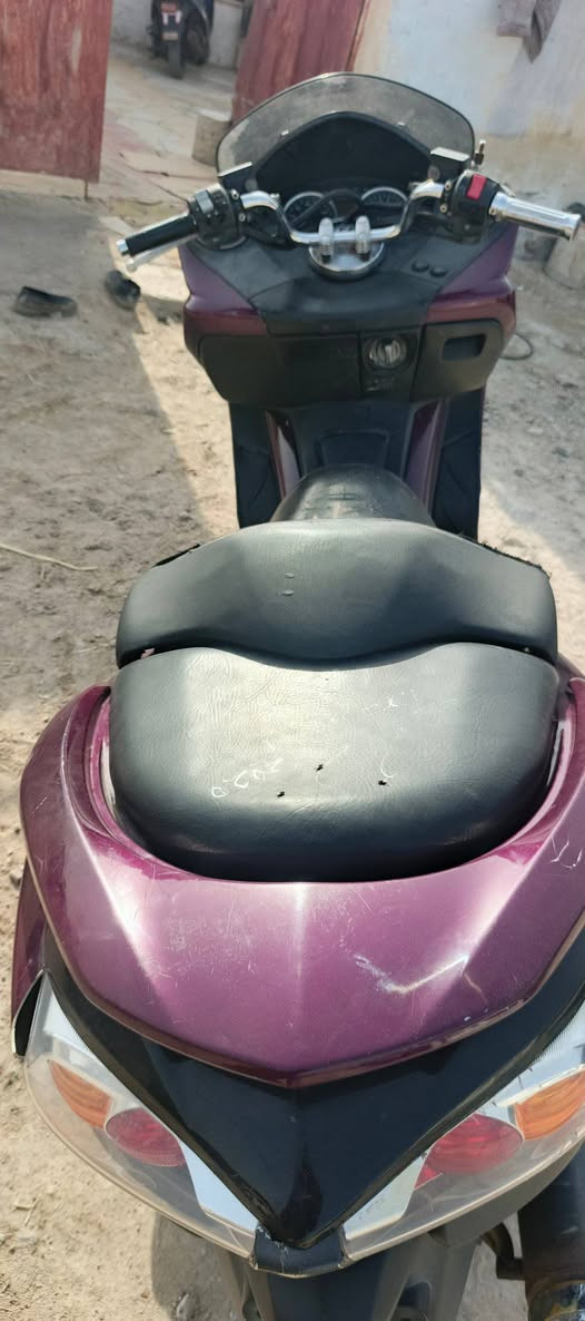 فورزه 010
ماشيه 62 الف 
نضام vsc مانع انزلاغ 
دراجه جهازه شغل وطلع 
مكاني بلدوايه 
ترهم مروس بيراني مع الفرق ***********
