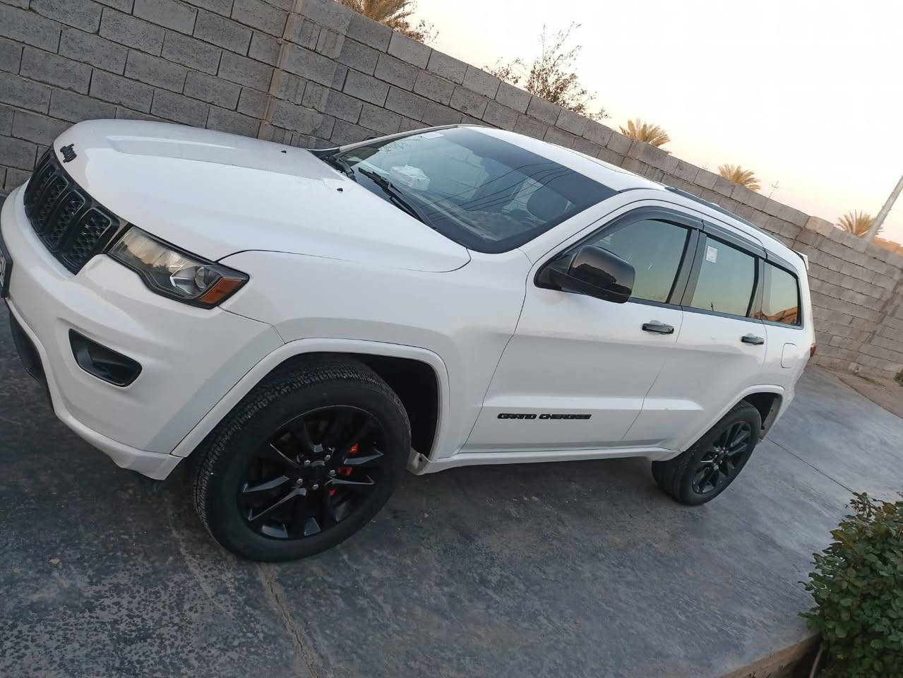 السلام عليكم
جيب بلاك توب امريكي بدوان حادث
  اللبيع رقم بغداد  كامل مواصفات 
رادارات خلفيه جانبيه
توقف ذاتي 
المكان الانبار  
***********
***********
