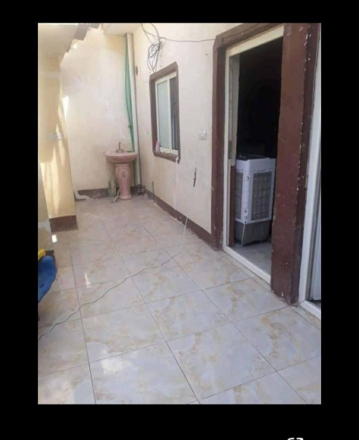 🏡 مشتمل طابق واحد للبيع في خانقين – ملك شاه ✨
📄 جنس العقار: زراعي
🏗️ البناء: أرضية سراميك + سقف ثانوي
📍 الموقع: نقطة دالة، بالقرب من حسينية الإمام الرضا
⭐ موقع مناسب وهادئ قريب من الخدمات
💰 السعر: 10 مليون 
🔄 متوفر للبيع أو مراوسة (حسب القناعة)
🏠 تفاصيل الدار:
🔹 المساحه (م80)
🛏️ غرفة نوم
🛋️ استقبال
🍳 مطبخ
🚿 صحيات
📞 للتواصل: (***********) وتــساب
