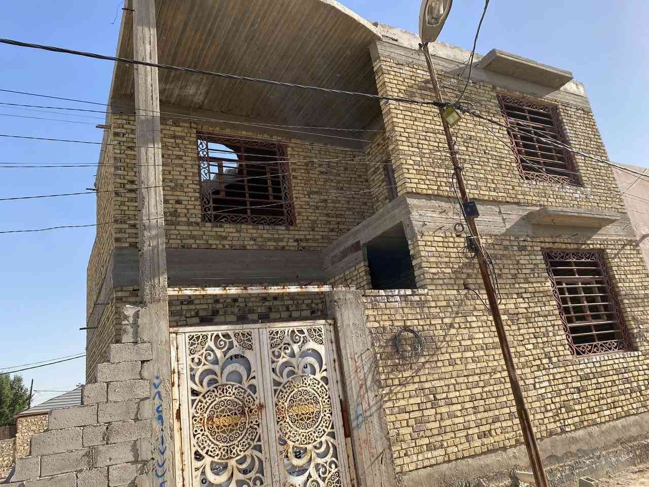 السلام عليكم بيت طابو زراعي بنيان درجه أولى دبل فاليوم قرب رادار مطار النجف قريب ع شارع لتواصل ع رقم ***********
