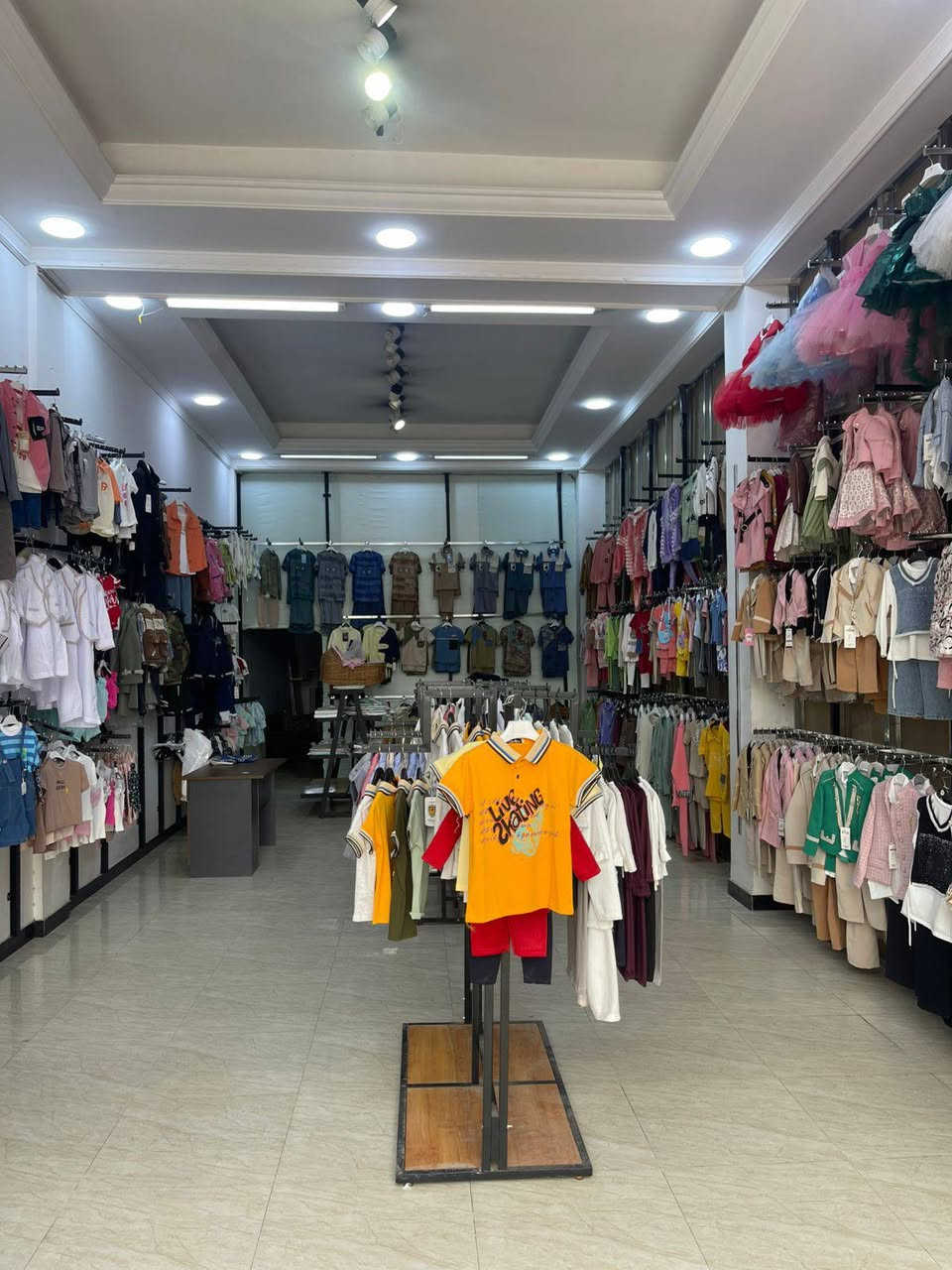 🔥 تصفية محل ملابس أطفال 🔥
لظروف خاصة، يتوفر بيع بضاعة محل ملابس أطفال كاملة
📍 الموقع: الفلوجة – كماليات مجاور مكسي مول 

✅ بضاعة مرتبة وجاهزة للبيع
✅ موديلات أطفال (صيفي + شتوي)
✅ شغل نظيف ومختار بعناية

📦 البيع يكون كامل (جملة وحدة)

❌ المحل غير مشمول (إيجار فقط)

💰 السعر علئ الخاص

للاستفسار مراسله او اتصال 
***********
